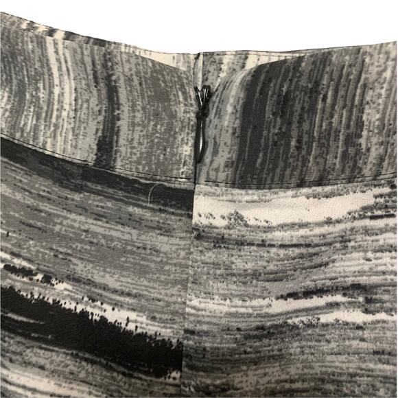 H Halston Abstract Mirrored Print Gray White Front Slit Pencil Skirt Lined 4 - Picture 5 of 12